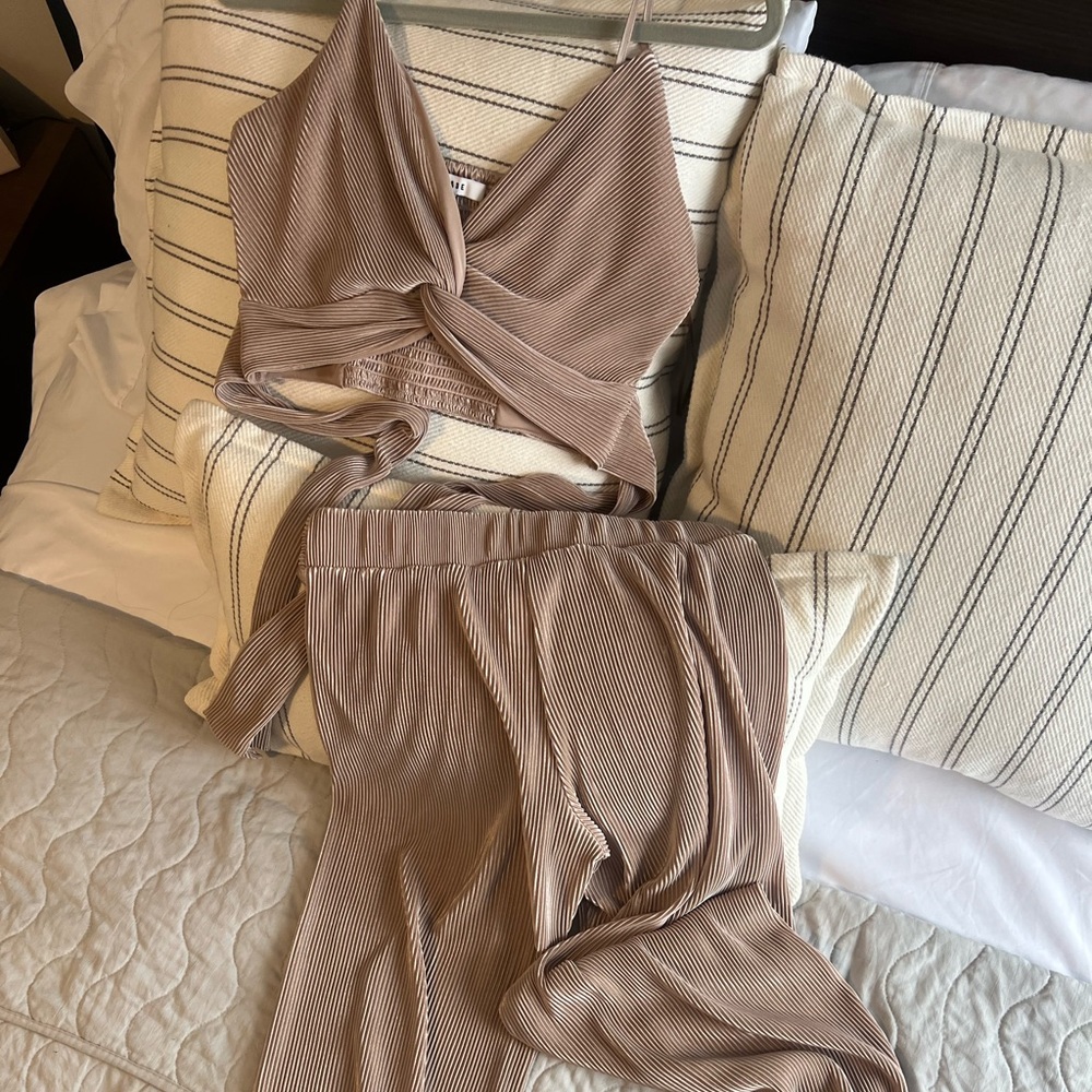 Ro&De anthropologie silky two-piece set in size S (US 4)